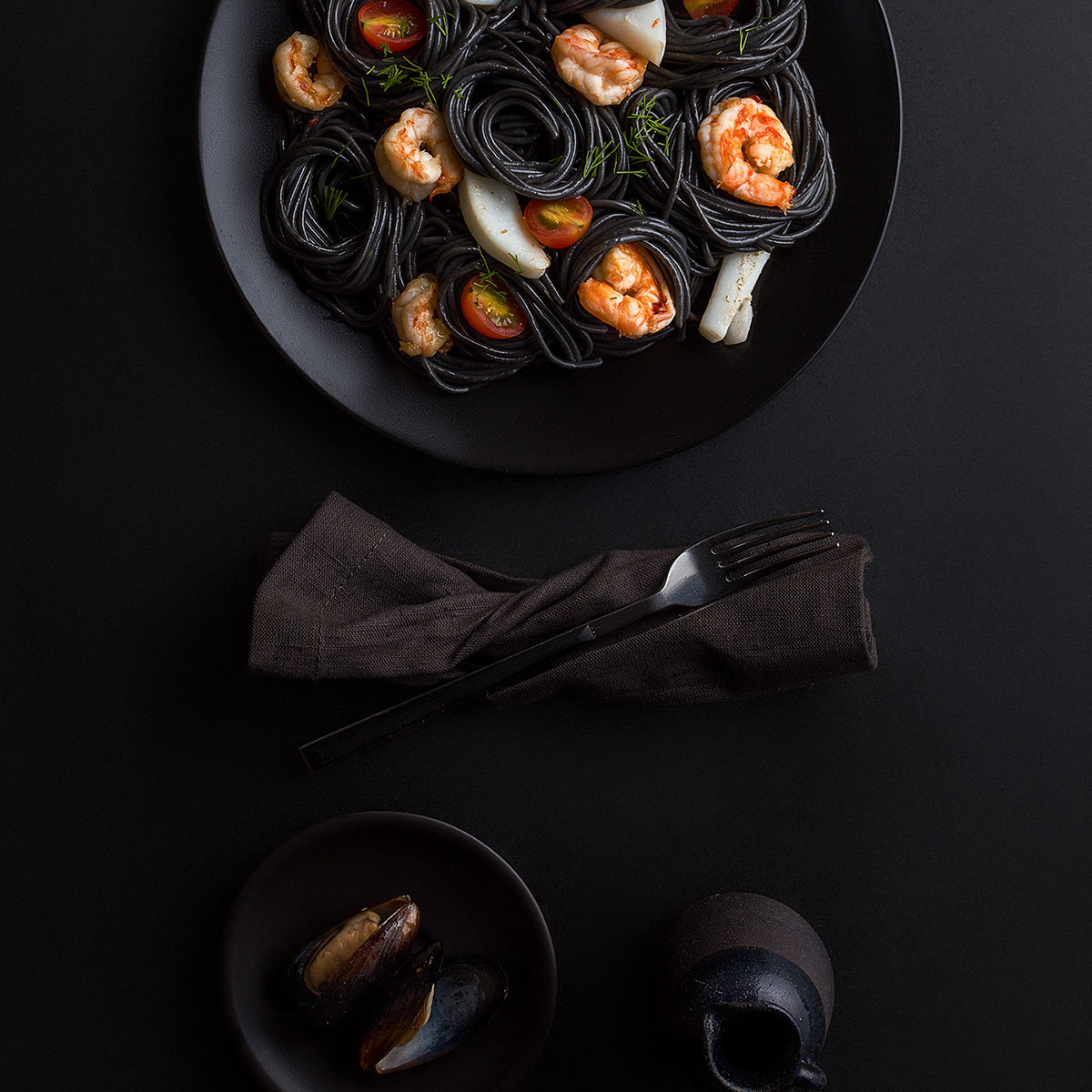 aidea pasta black spaghetti with shrimps and mussels